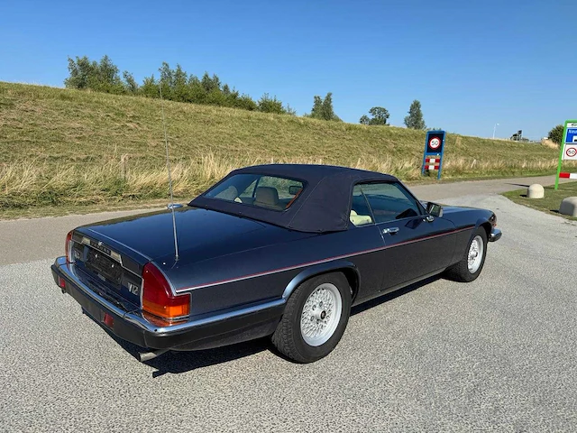 Jaguar xjs 5.3 v12 convertible 1e eigenaar 1702 - afbeelding 27 van  40