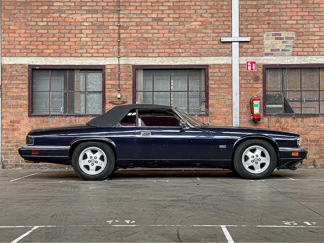 Jaguar xjs convertible 4.0 6-in-lijn 240pk 1996 - afbeelding 35 van  36