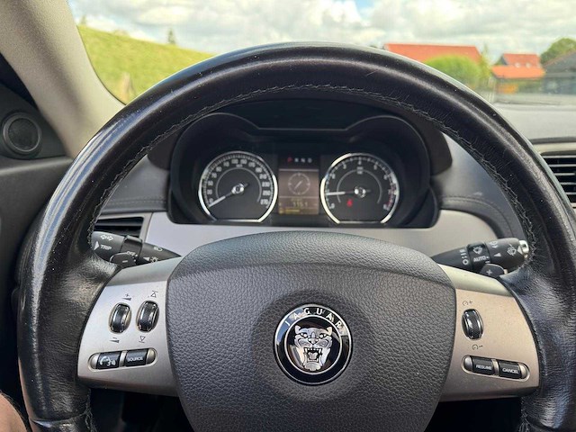 Jaguar xk 4.2 v8 convertible 49-tf-pj - afbeelding 40 van  46