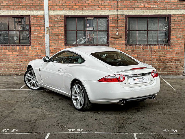 Jaguar xk coupe 4.2 v8 300pk 2006 youngtimer (53.000 km) - afbeelding 8 van  42