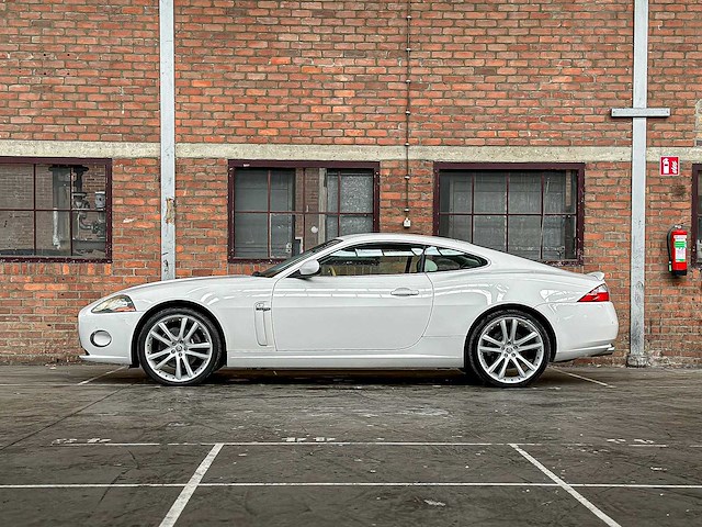 Jaguar xk coupe 4.2 v8 300pk 2006 youngtimer (53.000 km) - afbeelding 9 van  42