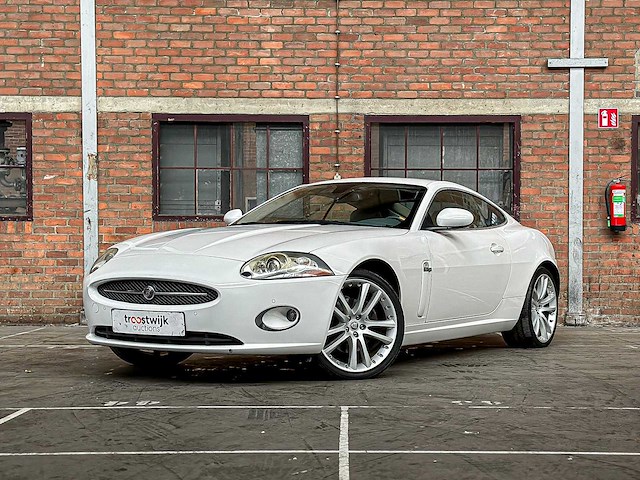Jaguar xk coupe 4.2 v8 300pk 2006 youngtimer (53.000 km) - afbeelding 1 van  42