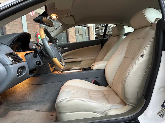 Jaguar xk coupe 4.2 v8 300pk 2006 youngtimer (53.000 km) - afbeelding 25 van  42