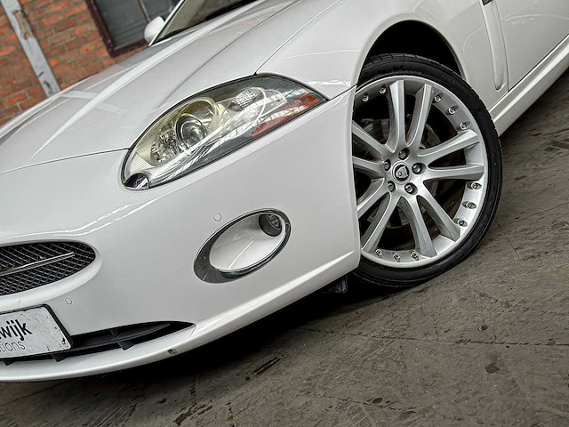 Jaguar xk coupe 4.2 v8 300pk 2006 youngtimer (53.000 km) - afbeelding 34 van  42