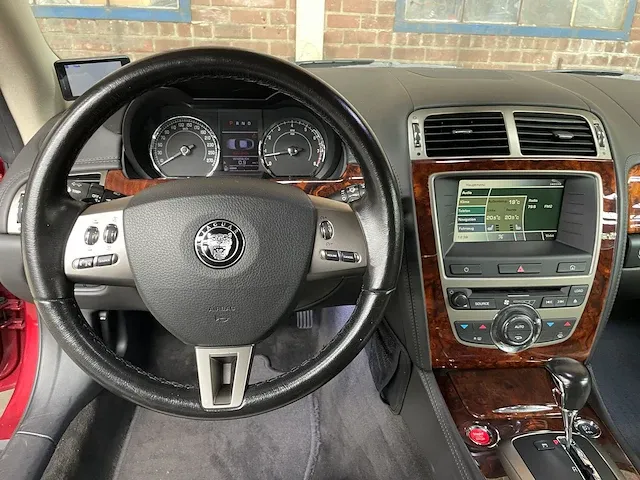 Jaguar xk coupe 4.2 v8 300pk 2007 -youngtimer- - afbeelding 21 van  46