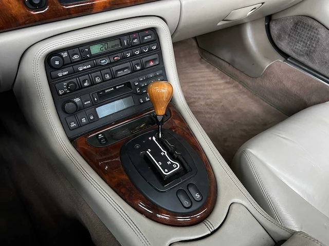 Jaguar xk8 4.0 v8 convertible 284pk 1999, 61-dn-pt - afbeelding 19 van  37