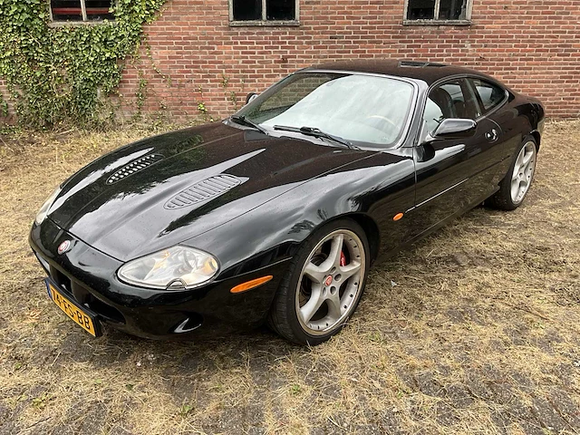 Jaguar xkr 4.0 coupe (2000) - afbeelding 1 van  38