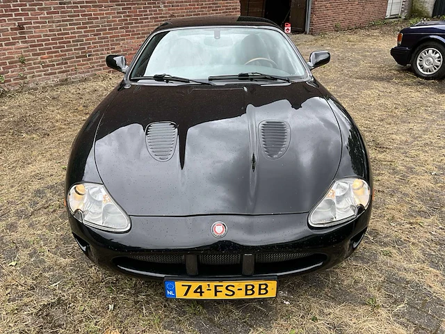 Jaguar xkr 4.0 coupe (2000) - afbeelding 2 van  38