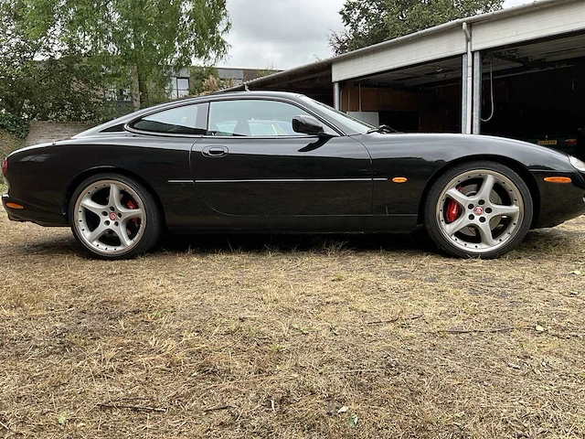 Jaguar xkr 4.0 coupe (2000) - afbeelding 4 van  38