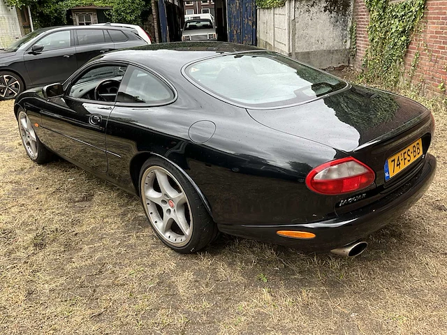 Jaguar xkr 4.0 coupe (2000) - afbeelding 7 van  38