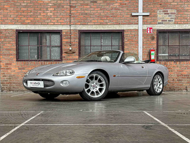 Jaguar xkr 4.0 v8 convertible 363pk 2001 (lpg) , n-457-kk youngtimer - afbeelding 1 van  37