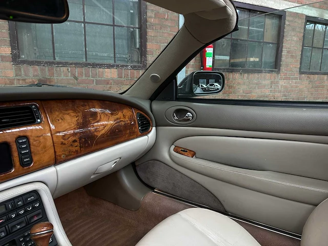 Jaguar xkr 4.0 v8 convertible 363pk 2001 (lpg) , n-457-kk youngtimer - afbeelding 21 van  37