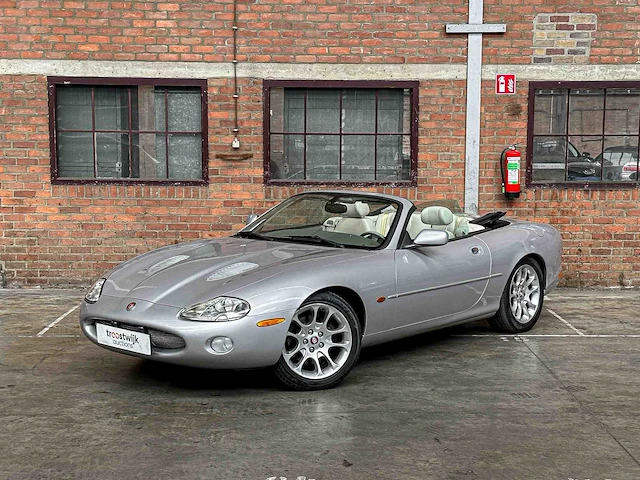 Jaguar xkr 4.0 v8 convertible 363pk 2001 (lpg) , n-457-kk youngtimer - afbeelding 12 van  37