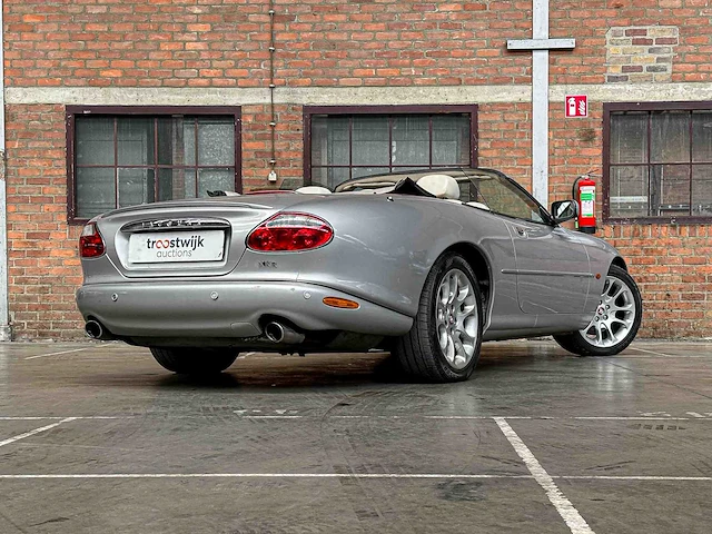 Jaguar xkr 4.0 v8 convertible 363pk 2001 (lpg) , n-457-kk youngtimer - afbeelding 37 van  37