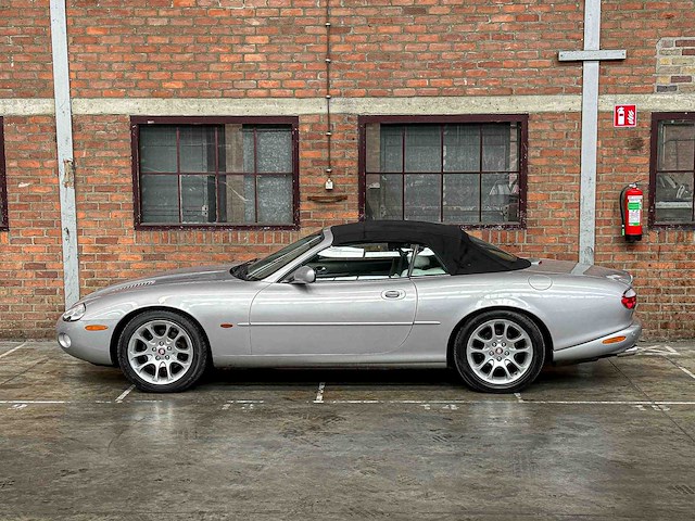 Jaguar xkr 4.0 v8 convertible 363pk 2001 (lpg) , n-457-kk youngtimer - afbeelding 9 van  37