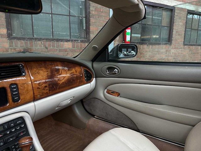 Jaguar xkr 4.0 v8 convertible 363pk 2001 (lpg) , n-457-kk youngtimer - afbeelding 21 van  37