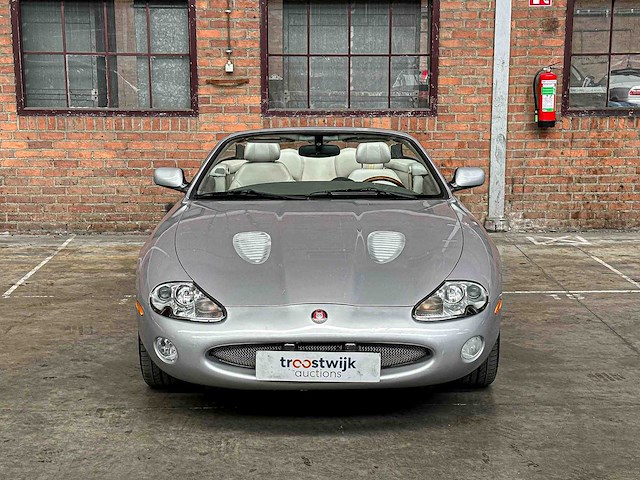 Jaguar xkr 4.0 v8 convertible 363pk 2001 (lpg) , n-457-kk youngtimer - afbeelding 32 van  37