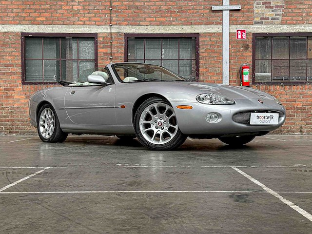 Jaguar xkr 4.0 v8 convertible 363pk 2001 (lpg) , n-457-kk youngtimer - afbeelding 33 van  37
