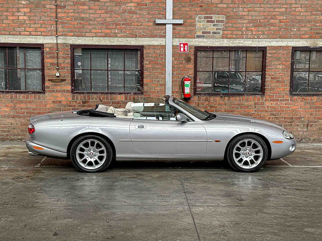 Jaguar xkr 4.0 v8 convertible 363pk 2001 (lpg) , n-457-kk youngtimer - afbeelding 36 van  37