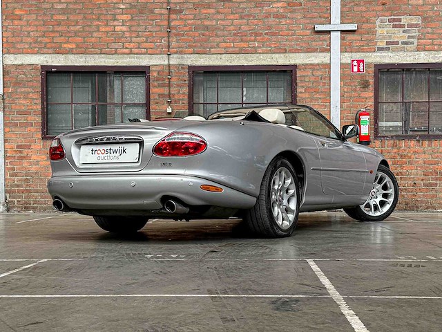 Jaguar xkr 4.0 v8 convertible 363pk 2001 (lpg) , n-457-kk youngtimer - afbeelding 37 van  37