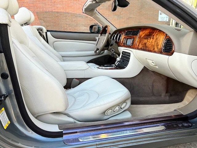 Jaguar xkr 4.2 v8 convertible 396 pk, automaat, 16-nf-pd - afbeelding 4 van  43