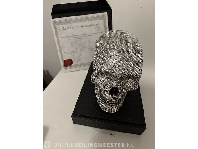 Jan roedema - damian hirst - 10.000 swarovski diamanten skullhead reproductie - afbeelding 13 van  14