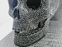 Jan roedema x damian hirst - 10.000 diamanten skullhead reproductie - afbeelding 7 van  11