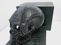 Jan roedema x damian hirst - 10.000 diamanten skullhead reproductie - afbeelding 10 van  11