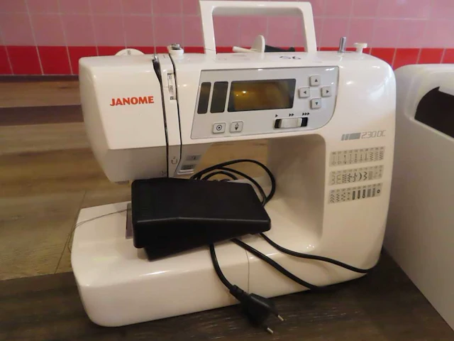 Janome - 230dc - naaimachine - afbeelding 2 van  2