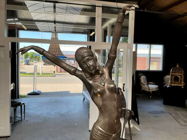Jansen furniture cleopatra bronzen beeld - afbeelding 2 van  5