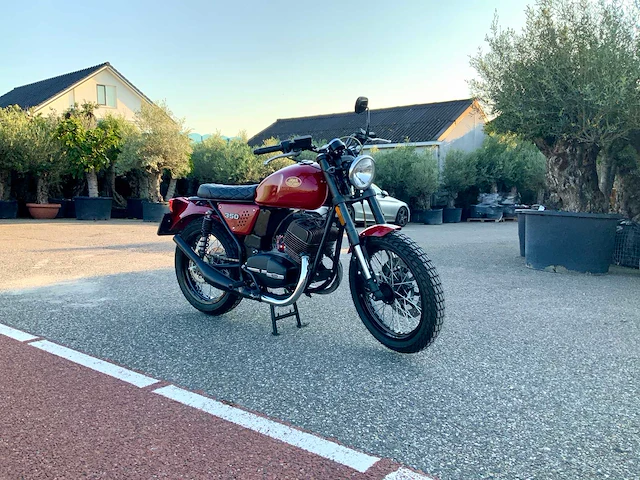 Jawa customized motorfiets - afbeelding 10 van  15