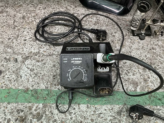 Jbc bt-2swa soldeerstation met afzuiging - afbeelding 2 van  3