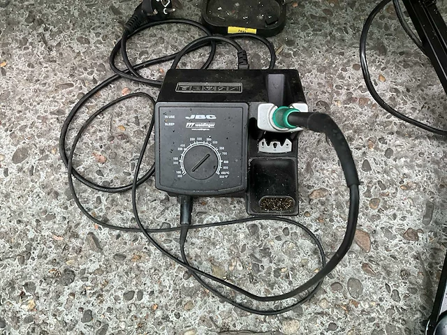 Jbc bt-2swa soldeerstation met afzuiging - afbeelding 2 van  3