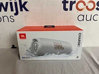 Jbl charge 5 - draagbare bluetooth speaker - wit - afbeelding 2 van  2