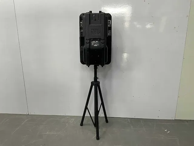 Jbl eon15 powered speaker op statief speaker - afbeelding 6 van  10