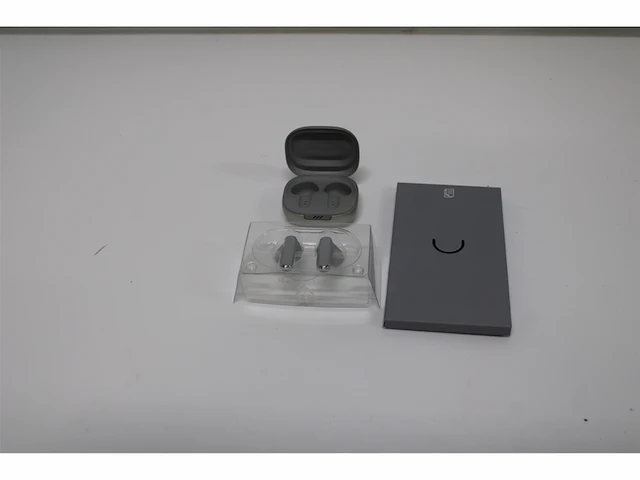 Jbl live flex in-ear bluetooth koptelefoon met 40 uur batterijduur noise cancelling en waterdicht zilver - afbeelding 4 van  4