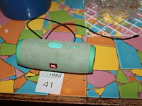 Jbl speaker in kleur groen. - afbeelding 1 van  2