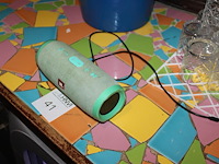 Jbl speaker in kleur groen. - afbeelding 2 van  2