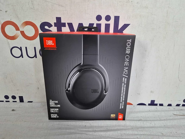 Jbl tour one m2 - draadloze anc over-ear koptelefoon - zwart - afbeelding 2 van  2