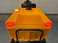Jcb - 2025 - b4 - zelfrijdende opzitveegmachine - afbeelding 13 van  30
