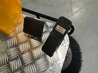 Jcb - 2025 - b4 - zelfrijdende opzitveegmachine - afbeelding 14 van  30