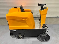 Jcb - 2025 - b4 - zelfrijdende opzitveegmachine - afbeelding 29 van  30