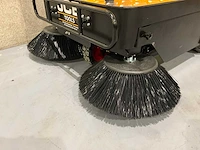 Jcb - 2025 - b4 - zelfrijdende opzitveegmachine - afbeelding 4 van  30