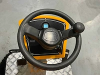 Jcb - 2025 - b4 - zelfrijdende opzitveegmachine - afbeelding 7 van  30