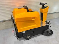 Jcb - 2025 - b4 - zelfrijdende opzitveegmachine - afbeelding 28 van  30