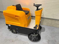 Jcb - 2025 - b4 - zelfrijdende opzitveegmachine - afbeelding 30 van  30