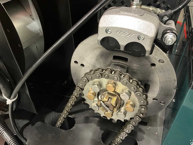 Jcb - 2025 - b4 - zelfrijdende opzitveegmachine - afbeelding 26 van  30