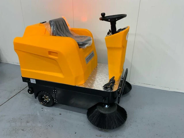 Jcb - b4 - zelfrijdende veegmachine - afbeelding 2 van  17