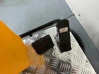 Jcb - b4 - zelfrijdende veegmachine - afbeelding 2 van  19