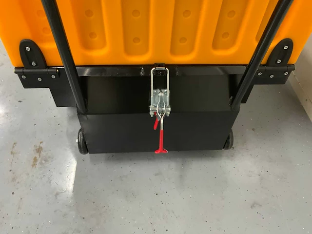 Jcb - b4 - zelfrijdende veegmachine - afbeelding 5 van  19
